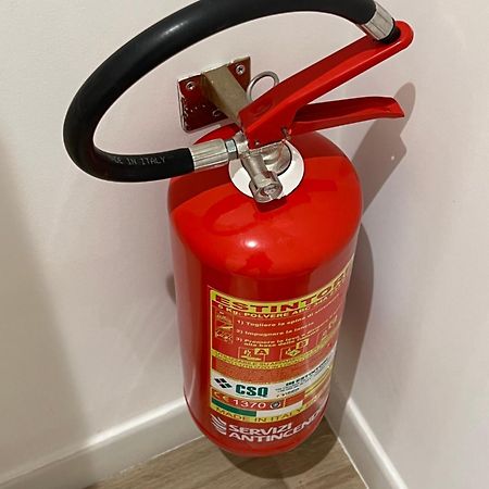Bellhome 3 - Elegante Appartamento Nel Centro Di Bari Kültér fotó