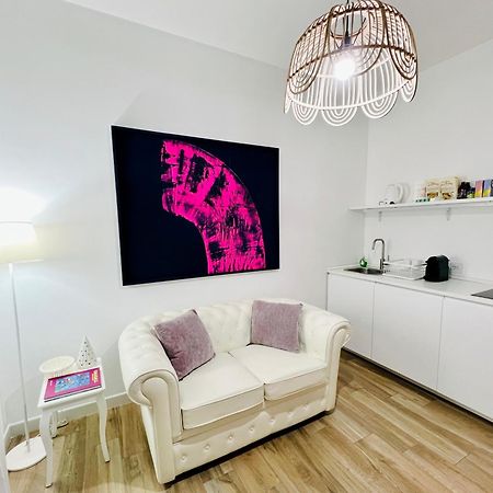 Bellhome 3 - Elegante Appartamento Nel Centro Di Bari Kültér fotó