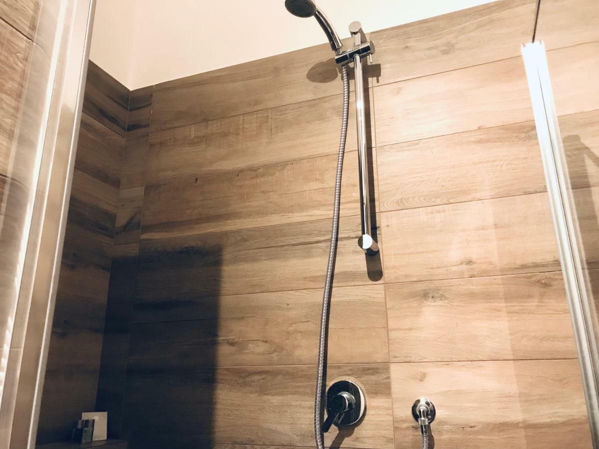 Bellhome 3 - Elegante Appartamento Nel Centro Di Bari Kültér fotó